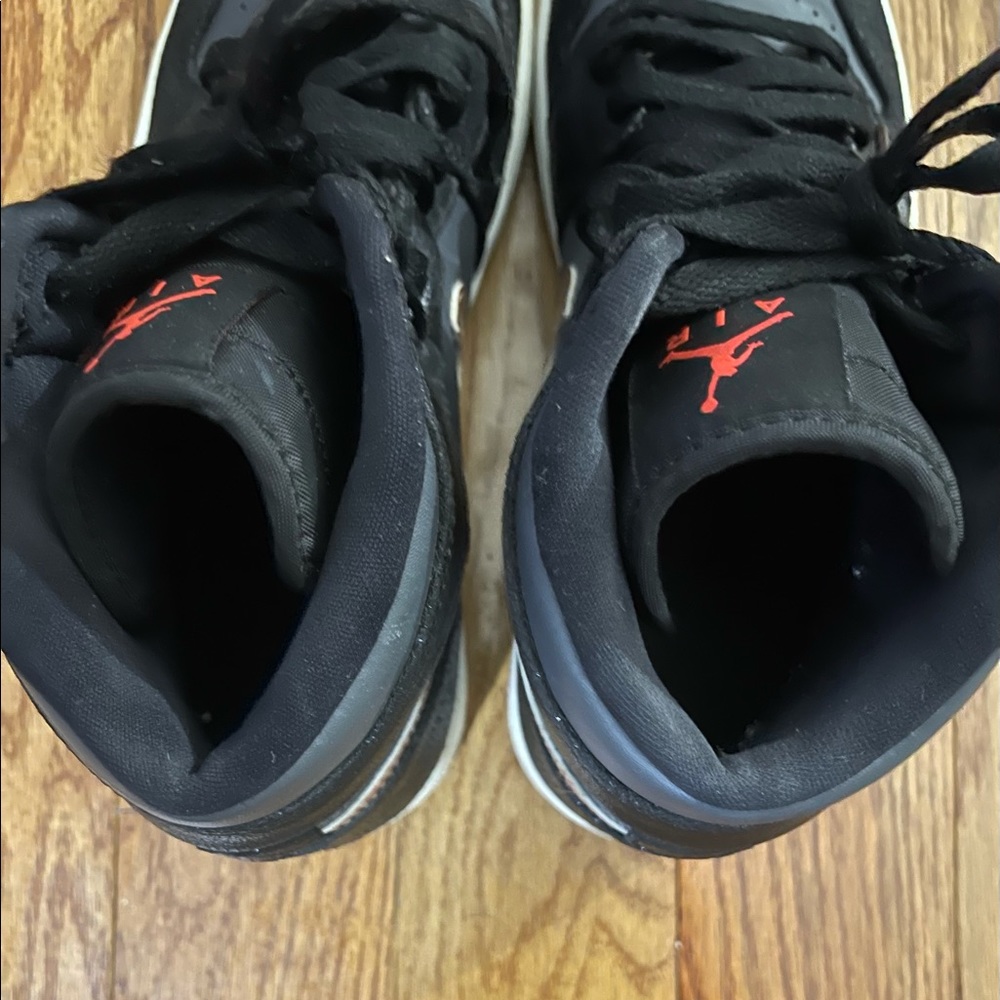 Jordan 1 - Picture 6 of 9